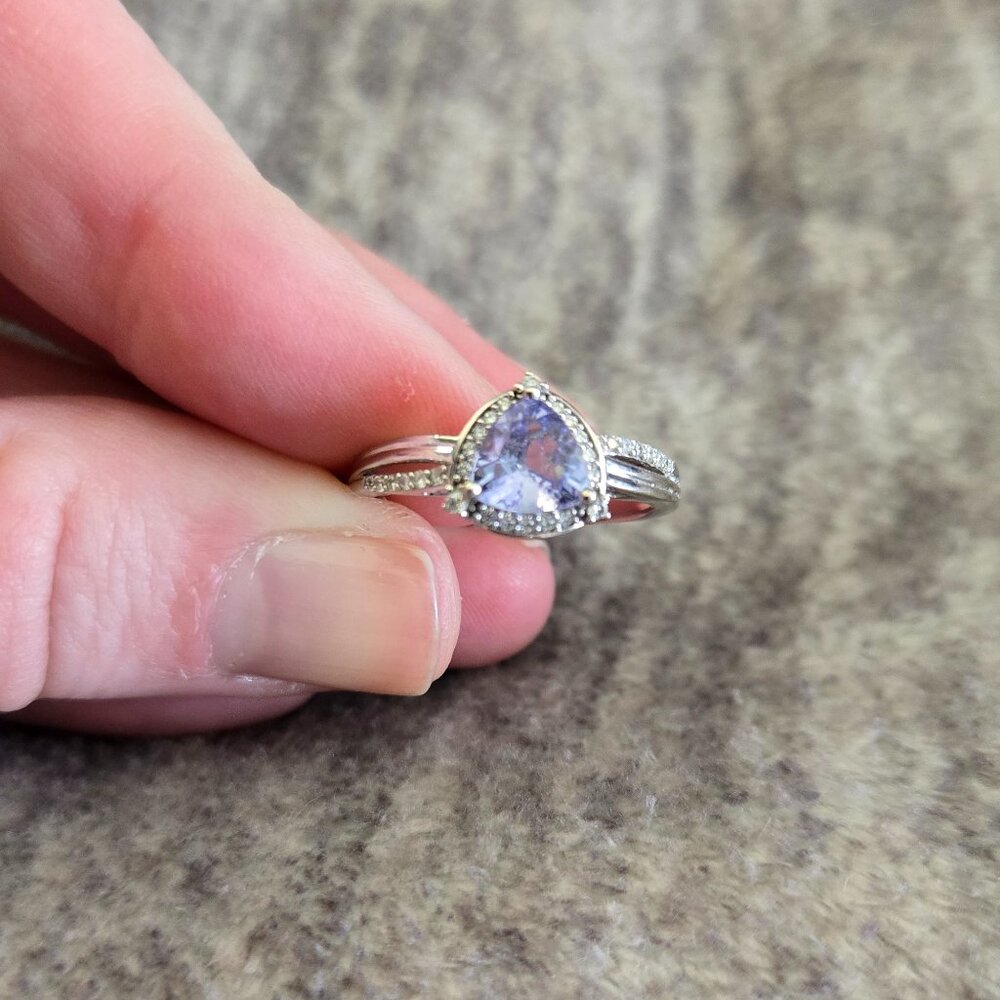 14k Tanzanite & Diamond White Gold Ring